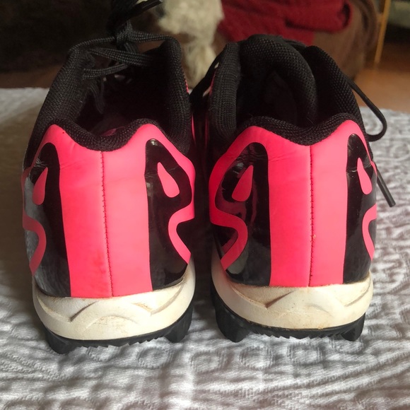 Under armour Cleats - Picture 2 of 3